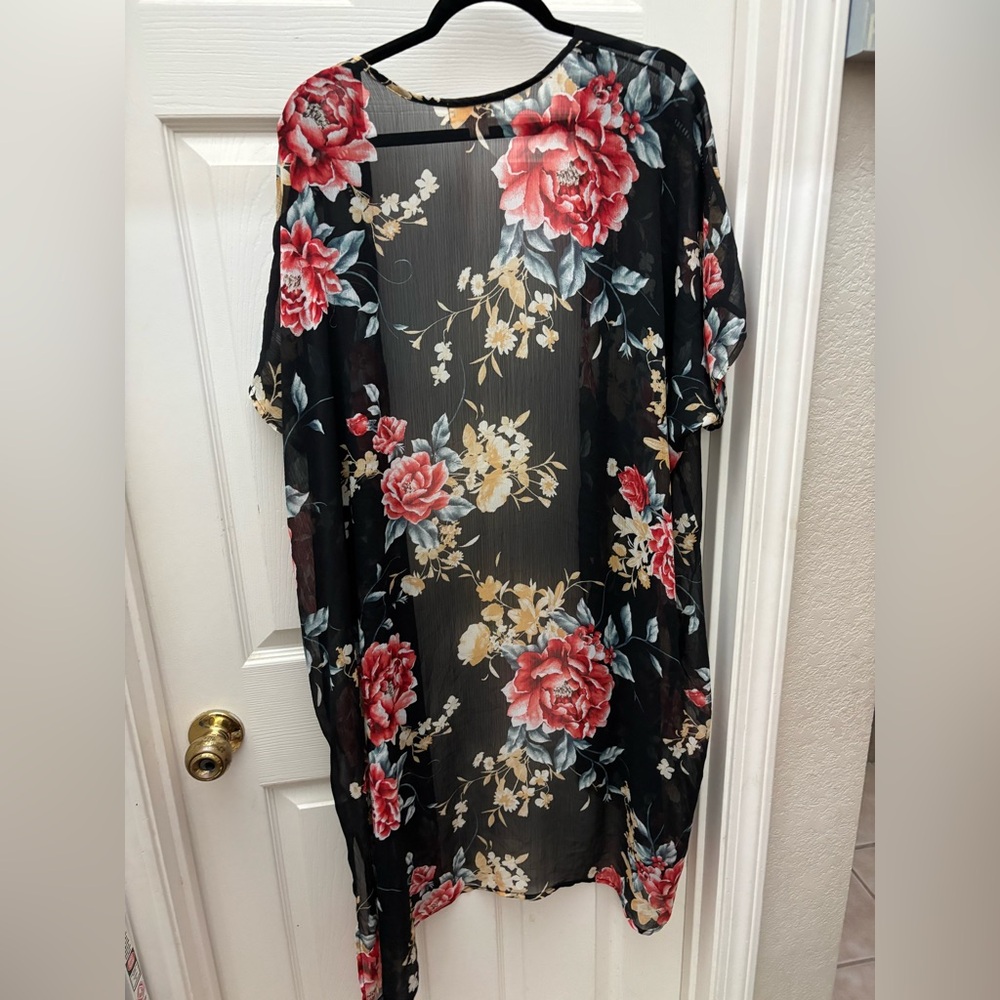 Band of Gypsies Floral Sheer Kimono - Picture 2 of 3
